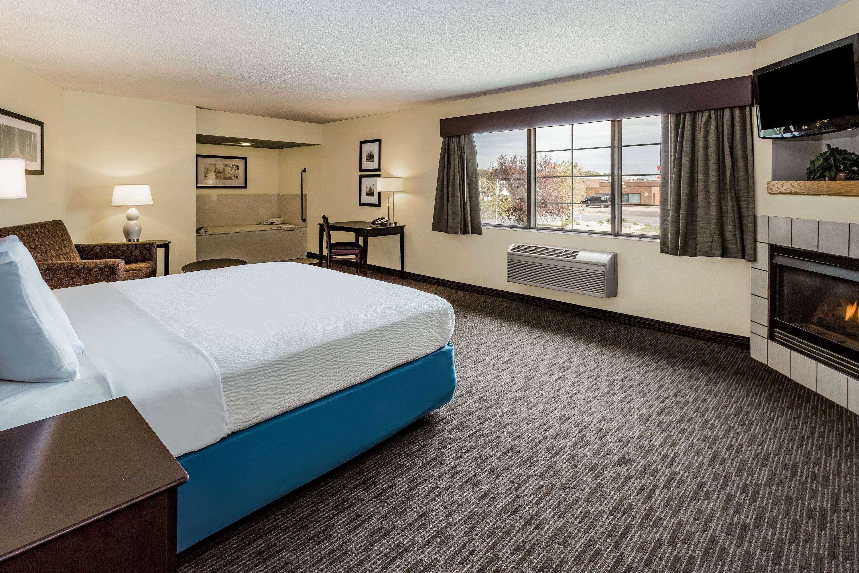Americinn By Wyndham Hotel And Suites Long Lake Exterior photo