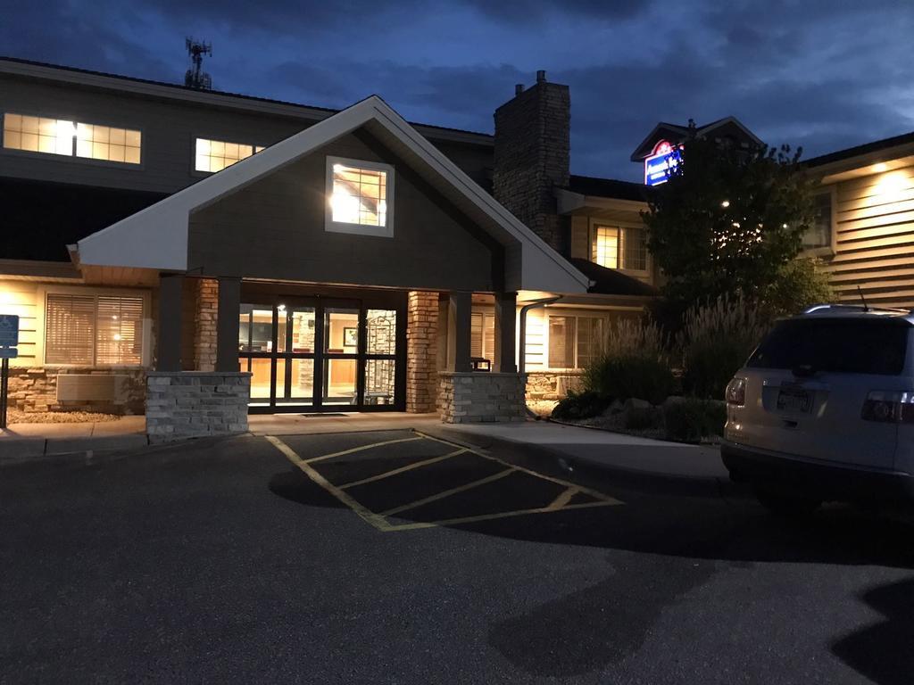 Americinn By Wyndham Hotel And Suites Long Lake Exterior photo